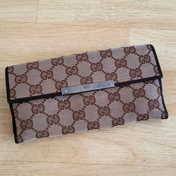 Authentic Gucci Brown Signature Canvas wallet - Picture 2 of 6
